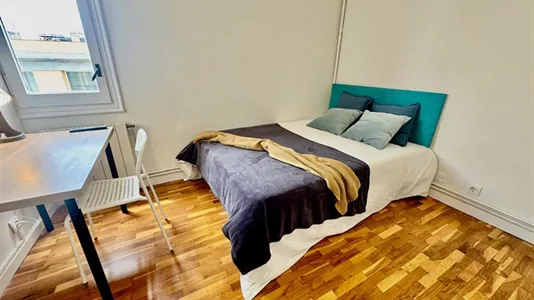 Rooms in Barcelona Ciutat Vella - photo 2
