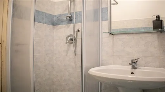 Rooms in Roma Municipio II – Parioli/Nomentano - photo 8