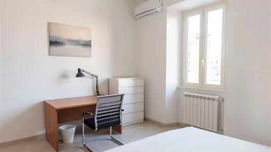 Rooms in Roma Municipio VII – Appio-Latino/Tuscolano/Cinecittà - photo 4