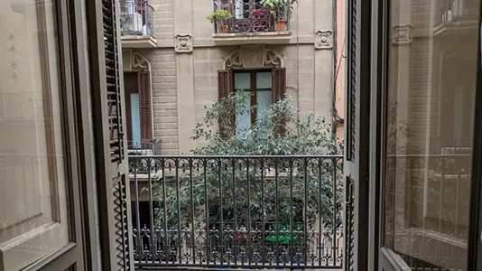 Rooms in Barcelona Ciutat Vella - photo 8