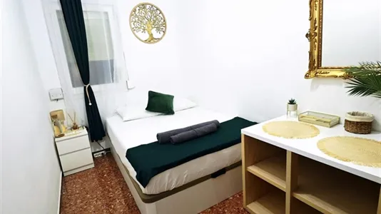 Rooms in Barcelona Eixample - photo 7