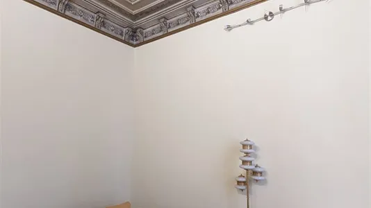 Rooms in Barcelona Ciutat Vella - photo 7