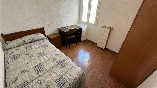 Rooms in Zaragoza - photo 1