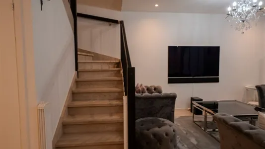 Houses in Södertälje - photo 6