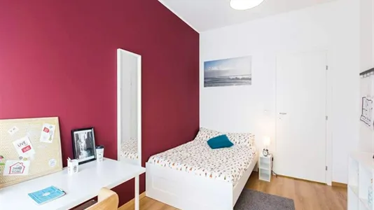 Rooms in Milano Zona 8 - Fiera, Gallaratese, Quarto Oggiaro - photo 4