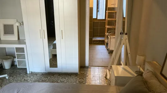 Rooms in Barcelona Eixample - photo 2