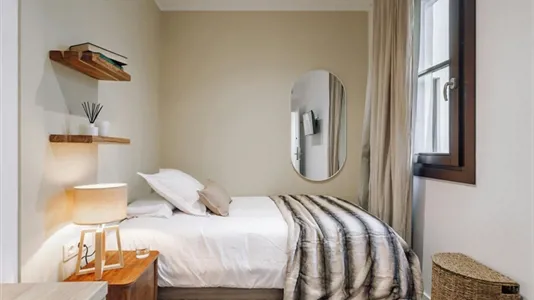Rooms in Barcelona Ciutat Vella - photo 3