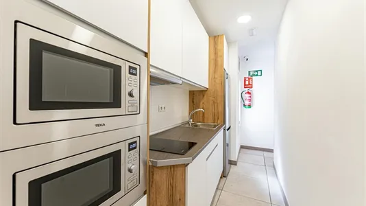 Rooms in Madrid Centro - photo 9