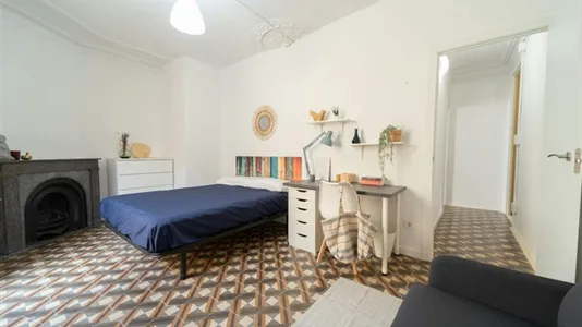 Rooms in Barcelona Ciutat Vella - photo 9