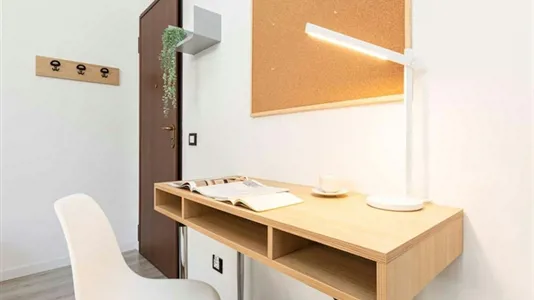 Rooms in Milano Zona 5 - Vigentino, Chiaravalle, Gratosoglio - photo 2