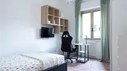 Room for rent in Milano Zona 4 - Vittoria, Forlanini, Milan