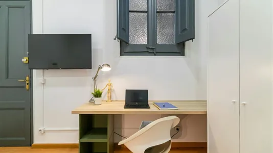Rooms in Barcelona Ciutat Vella - photo 5
