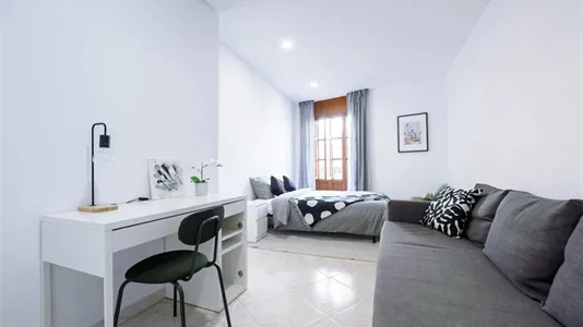 Rooms in Valencia Ciutat Vella - photo 1