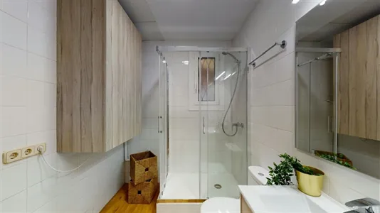 Rooms in Barcelona Eixample - photo 7