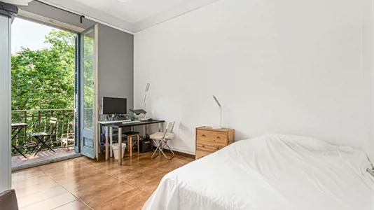 Rooms in Barcelona Eixample - photo 2