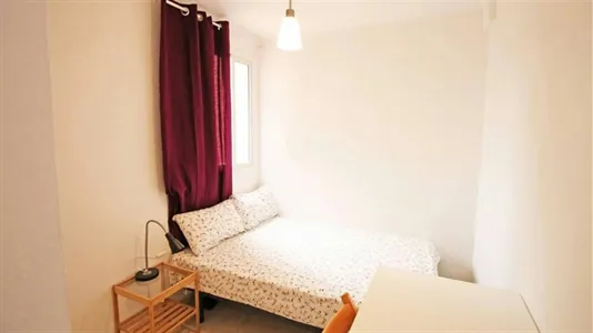 Rooms in Barcelona Sants-Montjuïc - photo 10