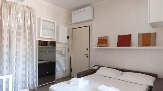 Apartments in Milano Zona 5 - Vigentino, Chiaravalle, Gratosoglio - photo 2