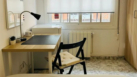 Rooms in Badalona - photo 4
