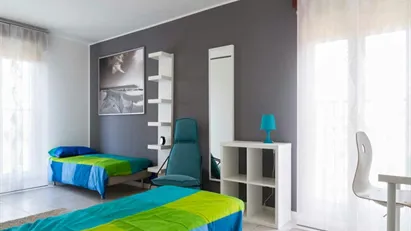 Room for rent in Milano Zona 6 - Barona, Lorenteggio, Milan