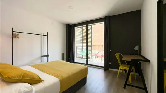 Rooms in Barcelona Ciutat Vella - photo 3