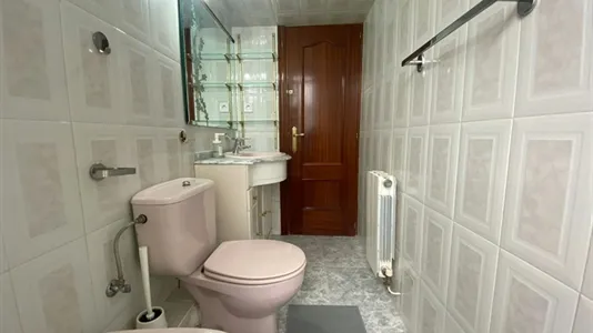 Rooms in Adaro - photo 9