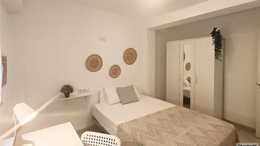 Rooms in Tarragona - photo 1