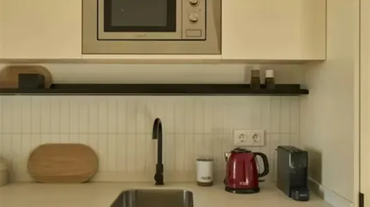 Rooms in Madrid Centro - photo 9