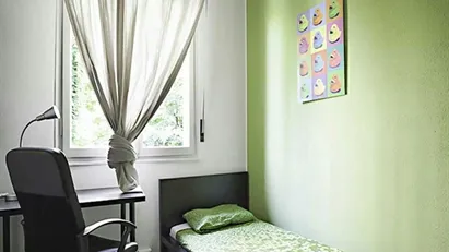 Room for rent in Milano Zona 6 - Barona, Lorenteggio, Milan