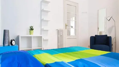 Room for rent in Milano Zona 8 - Fiera, Gallaratese, Quarto Oggiaro, Milan