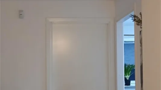 Houses in Södertälje - photo 5