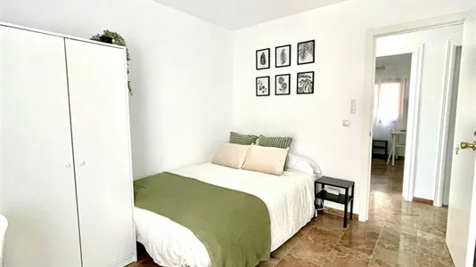 Rooms in Málaga - photo 3