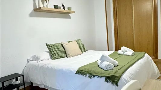 Rooms in Málaga - photo 4