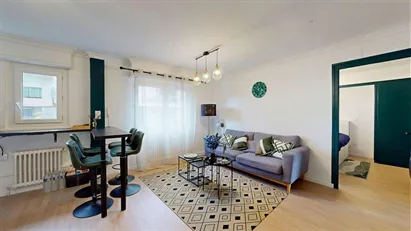 Room for rent in Saint-Julien-en-Genevois, Auvergne-Rhône-Alpes