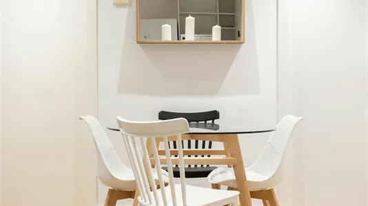 Rooms in Barcelona Eixample - photo 10