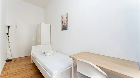 Rooms in Berlin Friedrichshain-Kreuzberg - photo 4