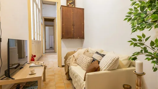 Rooms in Barcelona Ciutat Vella - photo 8