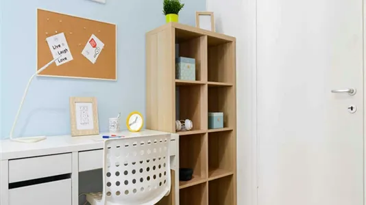 Rooms in Milano Zona 8 - Fiera, Gallaratese, Quarto Oggiaro - photo 3