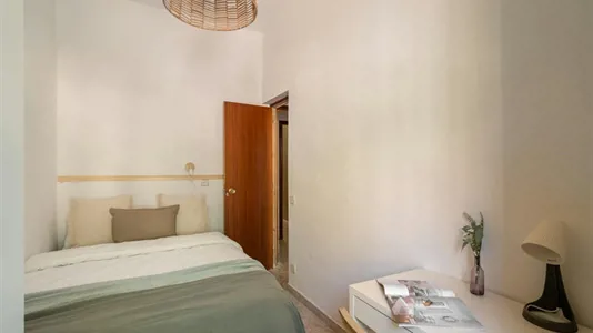 Rooms in Barcelona Ciutat Vella - photo 2