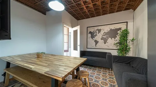 Rooms in Barcelona Ciutat Vella - photo 6