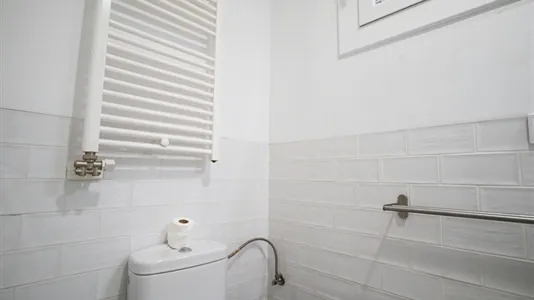 Rooms in Barcelona Eixample - photo 10