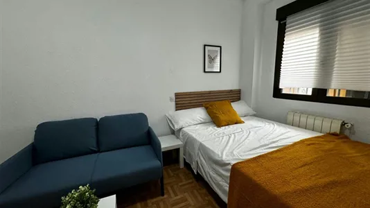 Rooms in Madrid Carabanchel - photo 3