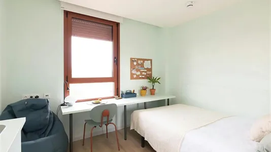 Houses in Cerdanyola del Vallès - photo 9