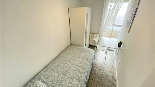 Rooms in Adaro - photo 1