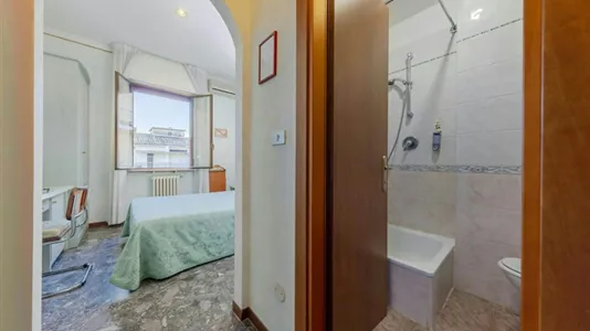 Rooms in Novara - photo 6