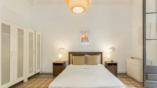 Rooms in Barcelona Eixample - photo 2