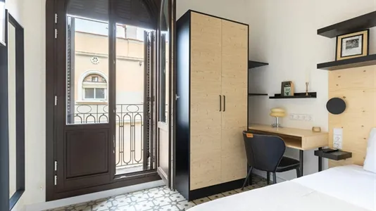 Apartments in Barcelona Eixample - photo 2