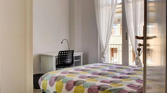 Rooms in Zaragoza - photo 1