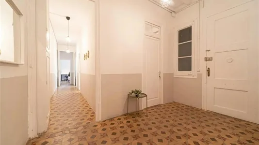 Rooms in Barcelona Eixample - photo 10
