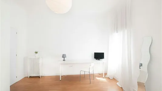 Rooms in Madrid Centro - photo 7