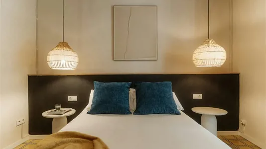 Rooms in Barcelona Ciutat Vella - photo 3